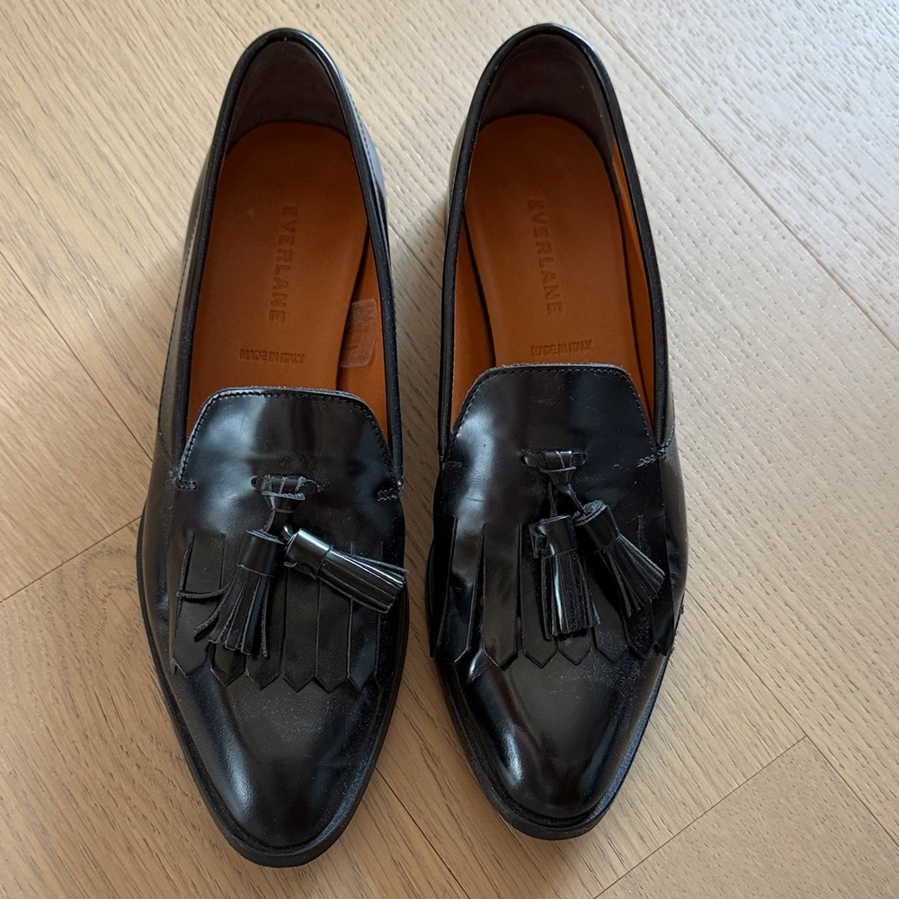Everlane Classic Black Tassel loafers